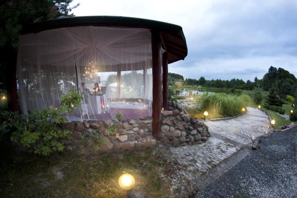 Dworek Helena Hotel Biała Podlaska Exterior foto